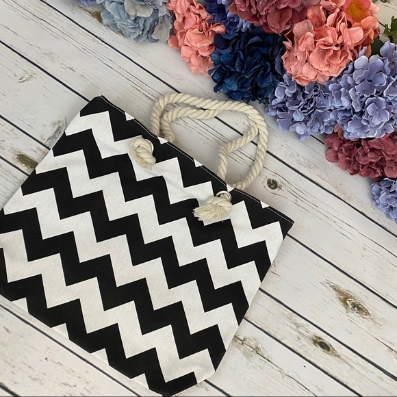 Large Black & White Chevron Canvas Tote Bag with Rope Handles - Picture 5 of 13